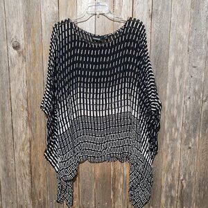 Avenue 2X 22 24 Women's Poncho Top Black White Short Sleeve Flowy Boho Plus Size